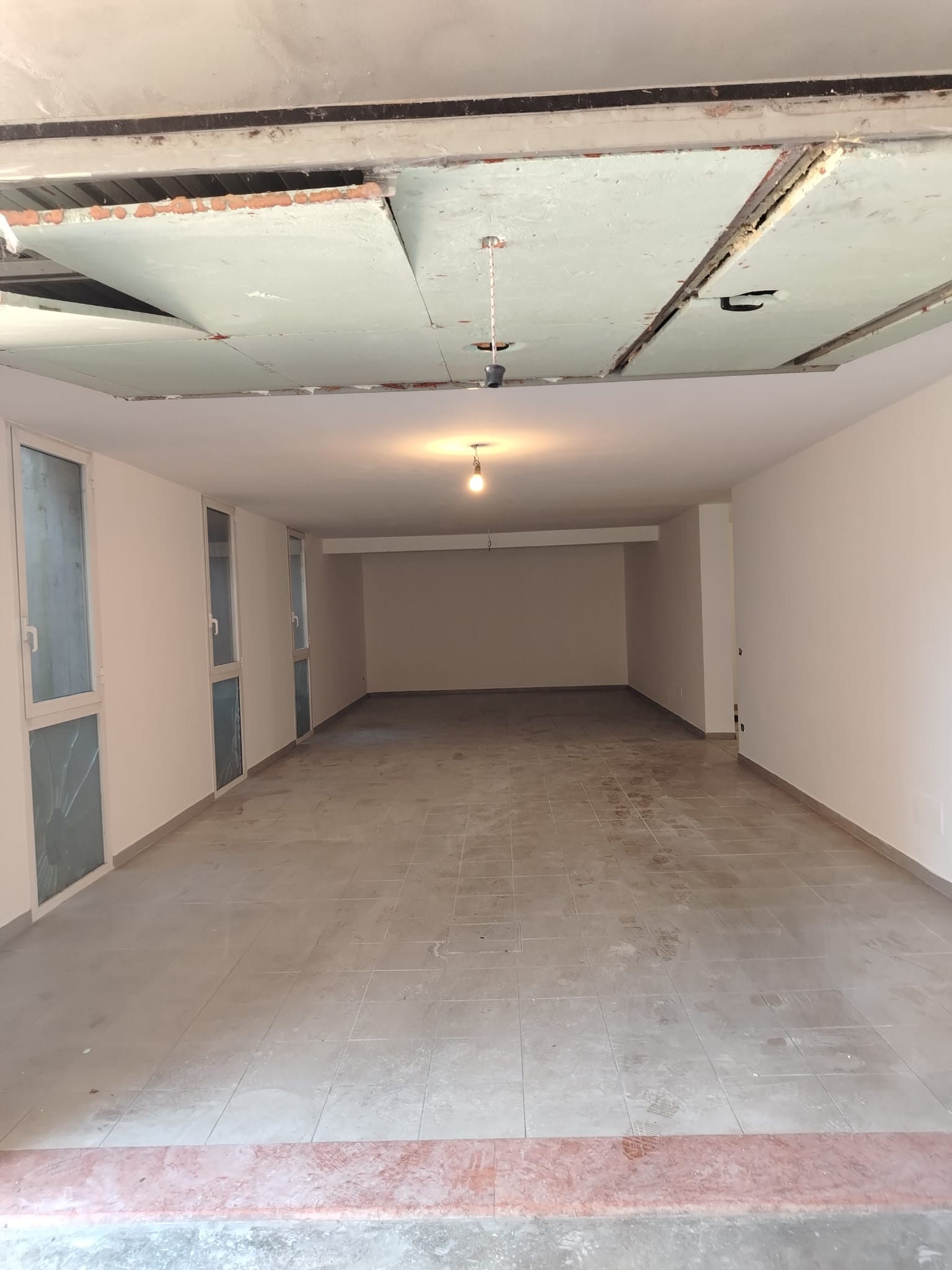 Pavimento interno prima del lavaggio
